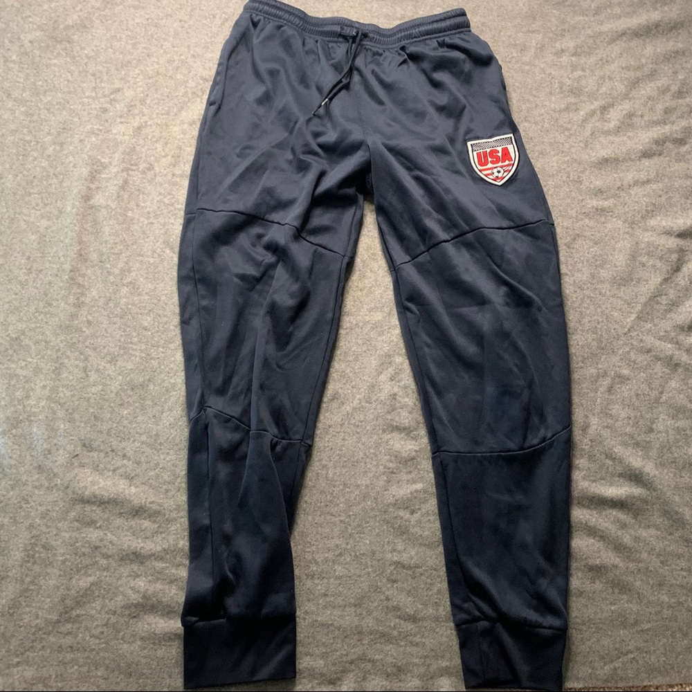 USA sweats